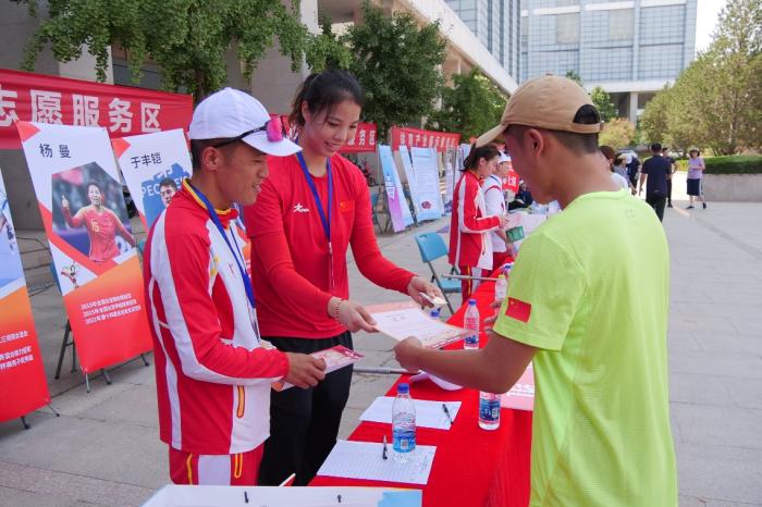 张成龙等名将助力济南“全民健身万里行”志愿