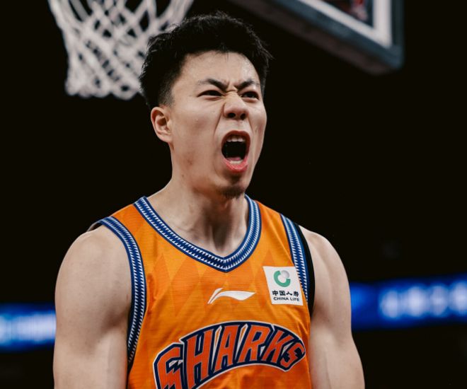 上海双杀天津豪取15连胜 成为首支30胜球队