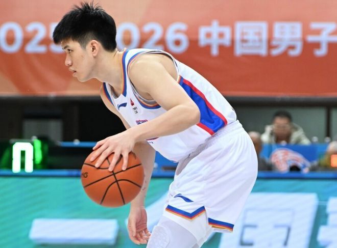 上海双杀天津豪取15连胜 成为首支30胜球队