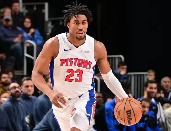 艾维职业生涯遭多重打击 被裁并面临心理危机