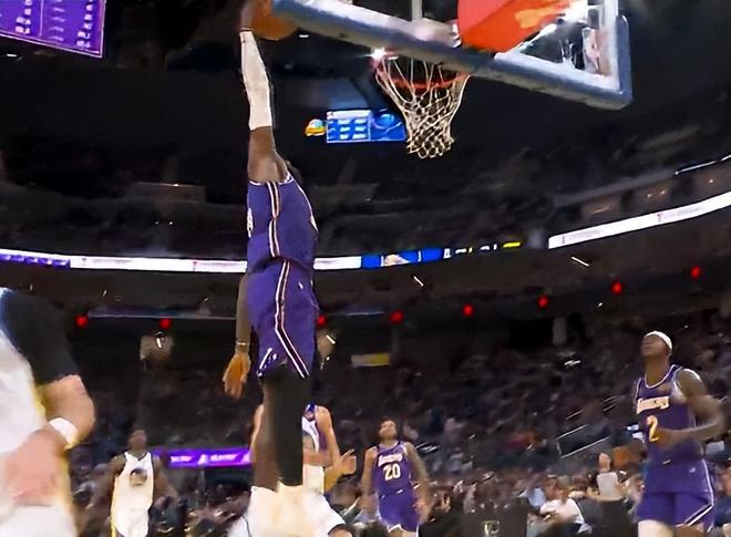 勒布朗带伤单核带队湖人逆转勇士终结三连败