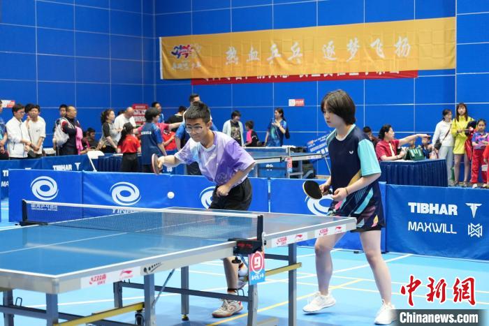 青海省青少年乒乓球赛开赛 600余名选手角逐单项